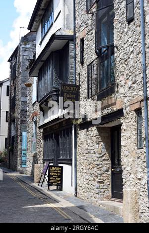 Liberty Tudor House in Plymouth, Devon. Ein Textil- und Souvenirladen in der New Street, in der Nähe des Barbican, erbaut 1599. Stockfoto