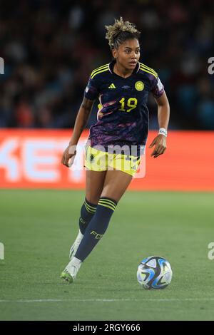 12. August 2023; Stadium Australia, Sydney, NSW, Australien: FIFA Womens World Cup Quarter Final Football, England gegen Kolumbien; Jorelyn Carabali von Columbia sucht nach einer Möglichkeit zum Bestehen Stockfoto