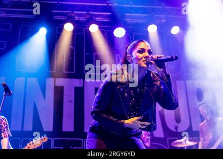 MAILAND, ITALIEN - JUNI 20: Aimee Interrupter of the Interrupters tritt am 20. Juni 2023 in Mailand auf der Alcatraz Mailand auf. (Foto: Roberto Finizio/NurPhoto) Stockfoto