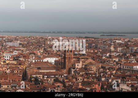 Himmel über Venedig Stockfoto