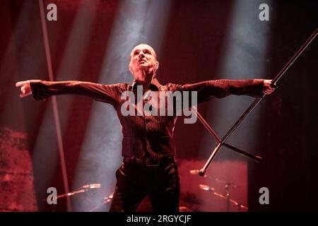 Oslo, Norwegen. 11. Aug. 2023. Die englische Band Depeche Mode führt ein Live-Konzert in der Telenor Arena in Oslo auf. Hier sehen Sie den Sänger und Songwriter Dave Gahan live auf der Bühne. (Foto: Gonzales Photo/Alamy Live News Stockfoto