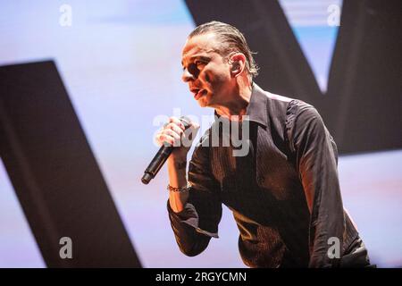 Oslo, Norwegen. 11. Aug. 2023. Die englische Band Depeche Mode führt ein Live-Konzert in der Telenor Arena in Oslo auf. Hier sehen Sie den Sänger und Songwriter Dave Gahan live auf der Bühne. (Foto: Gonzales Photo/Alamy Live News Stockfoto