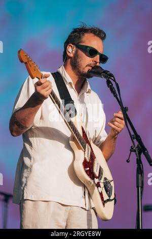 Newquay, Cornwall, Großbritannien. 11/08/2023. Musiker Ben Howard tritt live auf dem Boardmasters Festival 2023 in Newquay, Cornwall auf. Kredit: Sam Hardwick/Alamy. Stockfoto