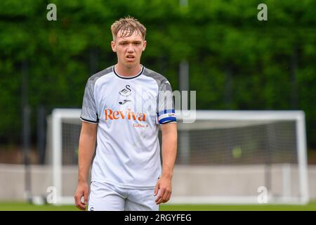 Swansea, Wales. 12. August 2023. Jack Cooper aus Swansea City während des Spiels der Professional Development League unter 18 Jahren zwischen Swansea City und Peterborough United an der Swansea City Academy in Swansea, Wales, Großbritannien, am 12. August 2023. Kredit: Duncan Thomas/Majestic Media/Alamy Live News. Stockfoto