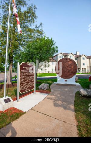 Der größte Penny der Welt erinnert an eine Spendenaktion im Wert von 1953, um Pennys zu sparen, damit Woodruff, Wisconsin, ein Krankenhaus bauen konnte. Stockfoto