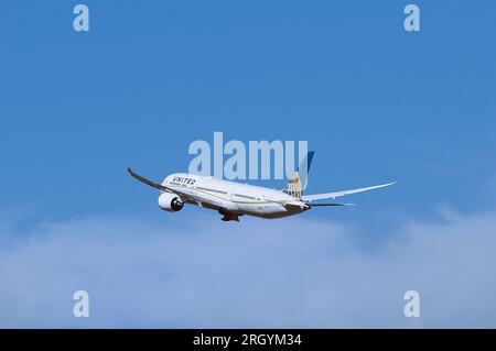 United Airlines Boeing 787 Dreamliner Jet Flugzeug Startet Stockfoto