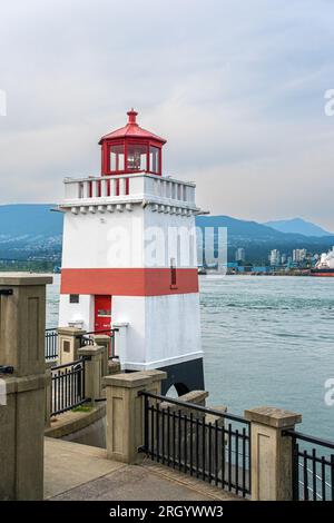An diesem Standort wurde 1890 ein Leuchtturm errichtet. Der derzeitige Leuchtturm ersetzte das Original im Jahr 1914. Der Leuchtturm befindet sich im Stanley Park Stockfoto