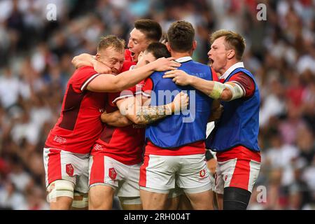 Tomos Williams of Wales feiert seinen Versuch beim Sommerspiel England gegen Wales 2023 im Twickenham Stadium, Twickenham, Großbritannien, 12. August 2023 (Foto von Mike Jones/News Images) Stockfoto