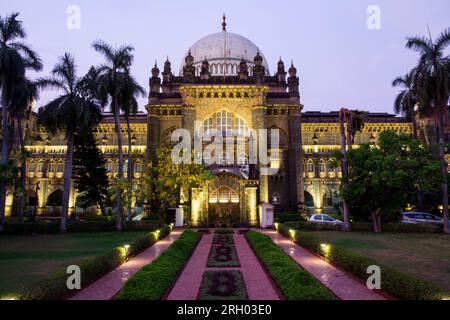 Mumbai, Indien 18 2017. Juli - Heriage-Klasse, einstöckiges beleuchtetes Gebäude des CSMVS Museums, früher Prinz von wales Museum von Mumbai, Indien Stockfoto