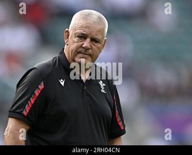 Twickenham, Vereinigtes Königreich. 12. Aug. 2023. England V Wales, Rugby-Weltmeisterschaft 2023, Warm-Up-Match. Twickenham-Stadion. Twickenham. Warren Gatland (Wales Cheftrainer) beobachtet seine Spieler während des Warm-Up-Spiels der England V Wales Rugby World Cup 2023. Kredit: Sport In Pictures/Alamy Live News Stockfoto