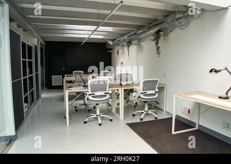 Foto eines leeren echten Büros. Stockfoto