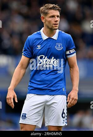 Liverpool, Großbritannien. 12. Aug. 2023. James Tarkowski von Everton während des Premier League-Spiels im Goodison Park, Liverpool. Das Bild sollte lauten: Gary Oakley/Sportimage Credit: Sportimage Ltd/Alamy Live News Stockfoto