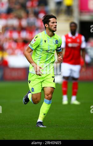 AESSEAL New York Stadium, Rotherham, England - 12. August 2023 Lewis Travis (27) of Blackburn Rovers - während des Spiels Rotherham gegen Blackburn, Sky Bet Championship, 2023/24, AESSEAL New York Stadium, Rotherham, England - 12. August 2023 Guthaben: Arthur Haigh/WhiteRosePhotos/Alamy Live News Stockfoto