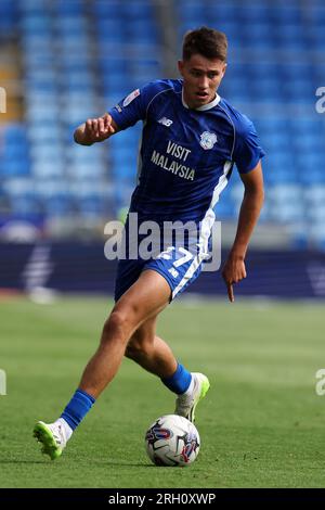 Cardiff, Großbritannien. 12. Aug. 2023. Rubin Colwill aus Cardiff City in Aktion. EFL Skybet Meisterschaftsspiel, Cardiff City gegen Queens Park Rangers im Cardiff City Stadium in Cardiff, Wales, am Samstag, den 12. August 2023. Dieses Bild darf nur zu redaktionellen Zwecken verwendet werden. Nur redaktionelle Verwendung, Bild von Andrew Orchard/Andrew Orchard Sports Photography/Alamy Live News Credit: Andrew Orchard Sports Photography/Alamy Live News Stockfoto