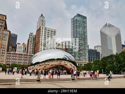 Cloud Gate Skulptur im Millennium Park, Chicago, Illinois, USA Stockfoto