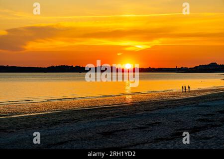 Sonnenuntergang vor den Toren der Halbinsel Quiberon entlang der wunderschönen Atlantikküste - Bretagne - Frankreich Stockfoto