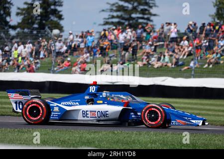 Indianapolis, Usa. 12. Aug. 2023. Indy Car Chip Ganassi Rennfahrer Álex Palou (10) aus Spanien während des Gallagher Grand Prix 2023 auf dem Indianapolis Motor Speedway in Indianapolis. (Foto: Jeremy Hogan/SOPA Images/Sipa USA) Guthaben: SIPA USA/Alamy Live News Stockfoto