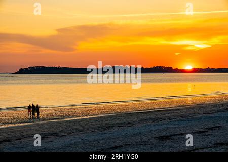 Sonnenuntergang vor den Toren der Halbinsel Quiberon entlang der wunderschönen Atlantikküste - Bretagne - Frankreich Stockfoto