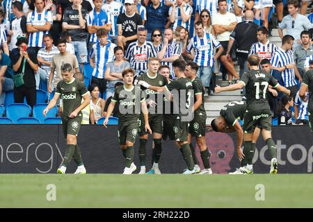 San Sebastian, Spanien. 12. Aug. 2023. Girona Team Group (Girona) Fußball/Fußball : die Girona Team Group feiert nach Dovbyks Tor beim spanischen Spiel "LaLiga EA Sports" zwischen dem Real Sociedad 1-1 Girona FC in der reale Arena in San Sebastian, Spanien . Kredit: Mutsu Kawamori/AFLO/Alamy Live News Stockfoto