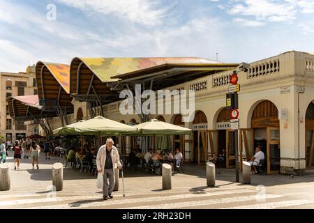 Blick auf die Straße auf den Santa Caterina Markt Stockfoto