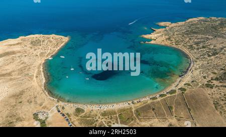 Türkisfarbenes Wasser am Pori Beach in Koufonisia Stockfoto