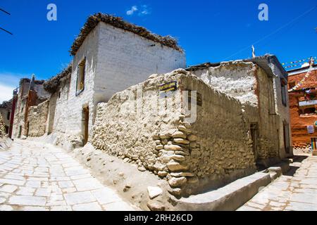 Lo Manthang, Nepal - 23. Juli 2023 : Ein Blick in das von Mauern umgebene Königreich Lo in Obermustang Stockfoto