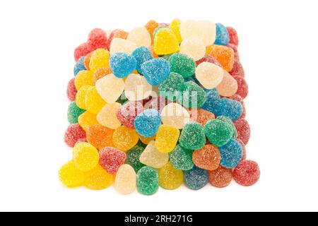 Bunte Bonbons aus Gummi isoliert auf weißem Hintergrund. Draufsicht. Süßigkeiten. Stockfoto
