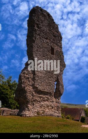 Der Torhaus-Turm von Bramber Castle, West Sussex, England, wurde kurz nach der normannischen Invasion von 1066 errichtet. Stockfoto