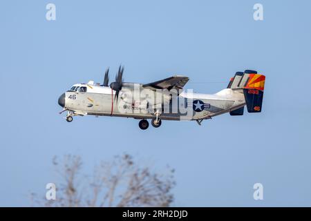 United States Navy Grumman C-2A Greyhound (G-123) (REG: 162159) trifft zum zweiten Mal für den Tag in Malta ein. Stockfoto