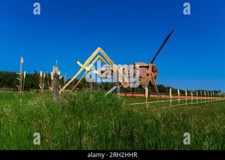Grashüpfer in der Feldskulptur am Enchanted Highway in North Dakota Stockfoto