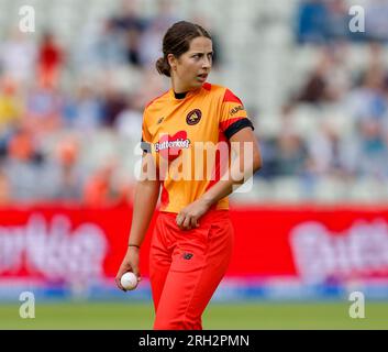 Edgbaston, Birmingham, Großbritannien. 13. Aug. 2023. The 100 Damen Cricket, Birmingham Phoenix gegen Oval Invincibles; Tess Flintoff von Birmingham Phoenix Credit: Action Plus Sports/Alamy Live News Stockfoto
