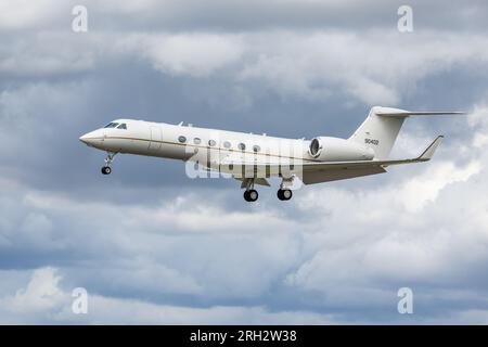 Gulfstream G550, bei der letzten Landung auf RAF Fairford, um an der Royal International Air Tattoo 2023 teilzunehmen. Stockfoto