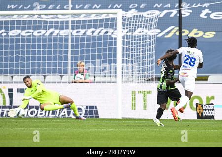 Brügge, Belgien. 13. Aug. 2023. Genks Joseph Paintsil trifft fast während eines Fußballspiels zwischen Cercle Brügge und KRC Genk, Sonntag, den 13. August 2023 in Brügge, am 3/30. Tag der ersten Liga der „Jupiler Pro League“ 2023-2024 der belgischen Meisterschaft. BELGA FOTO TOM GOYVAERTS Kredit: Belga News Agency/Alamy Live News Stockfoto