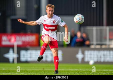 Almere, Niederlande. 13. Aug. 2023. ALMERE, NIEDERLANDE - AUGUST 13: Mathias Kjolo vom FC Twente in Aktion während des niederländischen Eredivisie-Spiels zwischen dem FC Almere City und dem FC Twente am 13. August 2023 im Yanmar Stadion in Almere, Niederlande. (Foto: Patrick Goosen/Orange Pictures) Kredit: Orange Pics BV/Alamy Live News Stockfoto