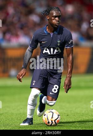 Tottenham Hotspur's Yves Bissouma in Aktion während des Premier League-Spiels im GTECH Community Stadium, London. Foto: Sonntag, 13. August 2023. Stockfoto