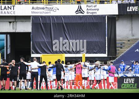 Brügge, Belgien. 13. Aug. 2023. Genk-Rennspieler feiern nach dem Sieg eines Fußballspiels zwischen Cercle Brügge und KRC Genk am Sonntag, den 13. August 2023 in Brügge, am 3/30. Tag der ersten Division der belgischen Meisterschaft „Jupiler Pro League“ 2023-2024. BELGA FOTO TOM GOYVAERTS Kredit: Belga News Agency/Alamy Live News Stockfoto