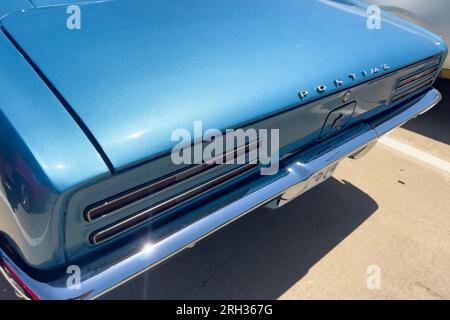 Little Elm, Texas - 11. Juni 2023: Rückansicht von Pontiac auf der lokalen Automesse. Stockfoto