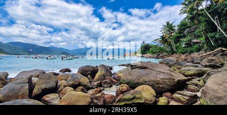 Aventureiro Beach auf der großen Insel Ilha Grande in Angra dos Reis, Rio de Janeiro, Brasilien Stockfoto