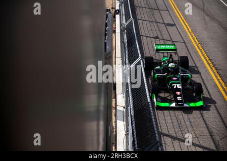Nashville, Tennessee, USA. 6. Aug. 2023. RASMUS LINDH (76) (R) aus Göteborg, Schweden, fährt während des Big Machine Music City Grand Prix in den Straßen von Nashville in Nashville, Tennessee, auf der Rennstrecke. (Kreditbild: © Colin Mayr Grindstone Media Grou/ASP) NUR REDAKTIONELLE VERWENDUNG! Nicht für den kommerziellen GEBRAUCH! Stockfoto