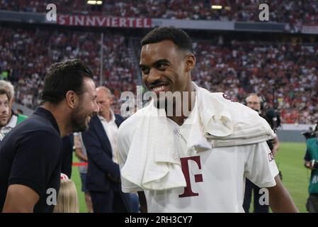 MÜNCHEN, Deutschland. , . 38, Ryan Gravenberch vor dem Supercup-Fußballspiel zwischen dem FC Bayern München und RB LEIPZIG in der Allianz Arena in München am 12. AUGUSTR 2023, Deutschland. DFL, Fussball, 0:3 (Foto und Copyright @ ATP images/Arthur THILL (THILL Arthur/ATP/SPP) Kredit: SPP Sport Press Photo. Alamy Live News Stockfoto