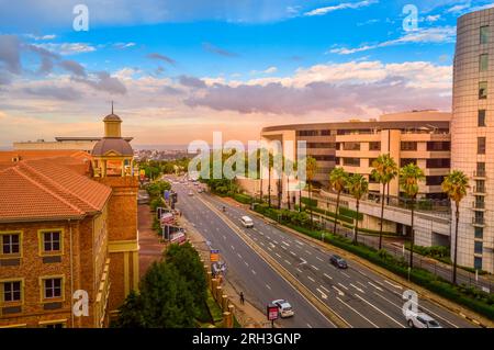 Unternehmens- und Finanzbüros in Sandton Johannesburg Südafrika am Sonnenuntergang Himmel Stockfoto