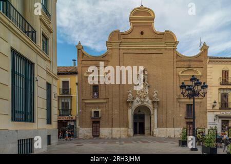 Die Kirche San Nicolás el Real ist ein katholischer Tempel im Barockstil aus dem 17. Jahrhundert in der Stadt Guadalajara, Castilla la Mancha, Spanien, Europa. Stockfoto