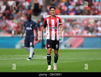 Brentford, London, Großbritannien. 13. August 2023; GTECH Community Stadium, Brentford, London, England; Premier League Football, Brentford gegen Tottenham Hotspur; Christian Norgaard von Brentford Credit: Action Plus Sports Images/Alamy Live News Stockfoto