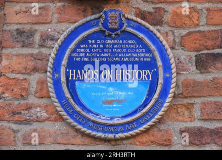 Die Old Grammar School wurde 1583 erbaut und blieb bis 1878 eine Schule. Berühmte alte Jungs sind William Wiberforce. Ist jetzt das Hands on History Museum. Stockfoto