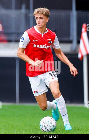 ALKMAAR, NIEDERLANDE - AUGUST 13: Sven Mijnans (AZ Alkmaar) während des Eredivisie-Spiels von AZ Alkmaar und Go ahead Eagles im AFAS-Stadion am 13. August Stockfoto