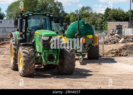 Salisbury, Wiltshire, England, Großbritannien. 9. August 2023. Baustelle am Salisbury River Park Projekt Fluss Avon im Stadtzentrum. Stockfoto