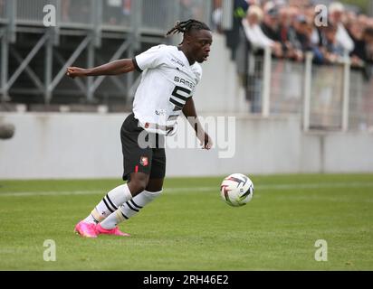 Jeremy Doku von Stade Rennais während der Amical 2023 zwischen Stade Rennais und Stade Brestois am 26. Juli 2023 im Stade du Clos Gastel in Dinan Lehon, Frankreich - Foto Laurent Lairys / PANORAMA Stockfoto