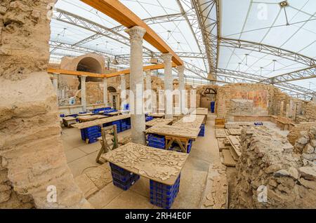 Ruinen der antiken Terrassenhäuser von Ephesus oder Häuser am Hang, die sich im Ephesus in der Türkei in der Region der Zentralägäis befinden. Stockfoto