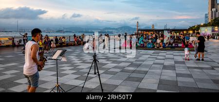 Die neu eröffnete zentrale und westliche Uferpromenade, Hongkong, China. Stockfoto
