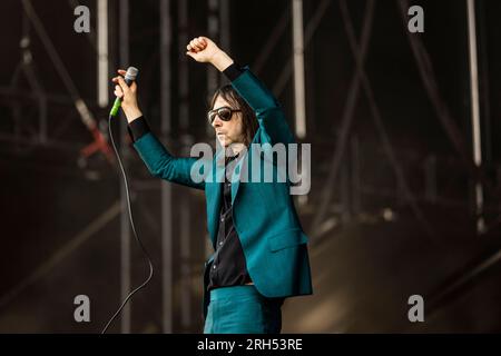 MAILAND, ITALIEN - JULI 2: Bobby Gillespie von Primal Scream tritt am 2. Juli 2023 auf der I-Days 2023 Ippodromo Snai La Maura Milan in Mailand auf. (Foto: Roberto Finizio/NurPhoto) Stockfoto